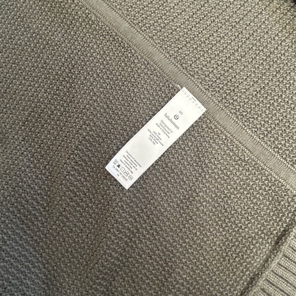 LULULEMON On The Go Poncho Grey Sage OS - Picture 8 of 11